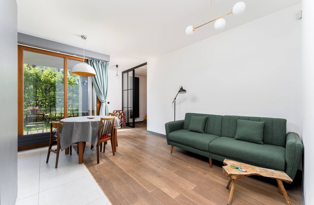 Jesionowa Homely Apartment with Garden