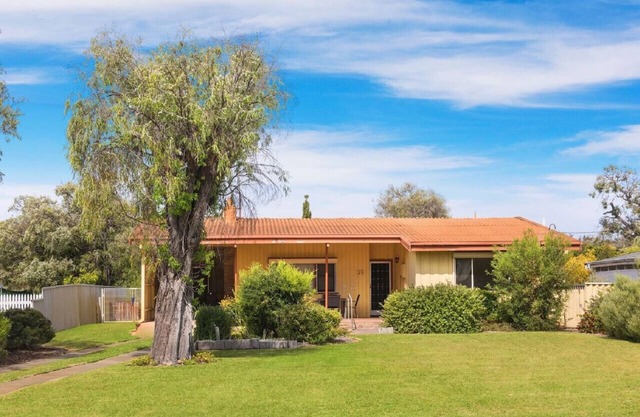 Jetty Jaunt - Family Friendly accommodation walking distance to Busselton Jetty