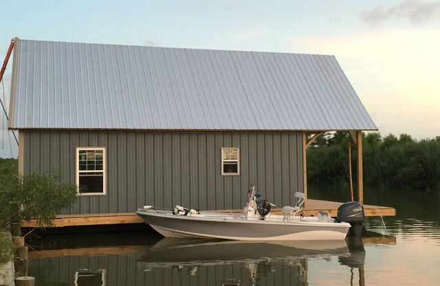 Joat 1 - Spacious 3 BR Venice Houseboat Sleeps 8-12