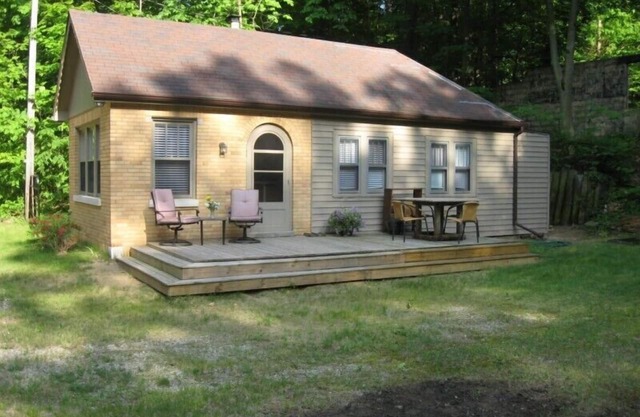 John Cozy Cottage, Sleeps Four