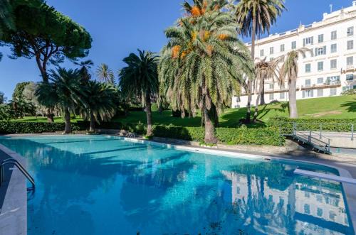 JOIVY Apt for 4 with Exclusive Pool and Garden in Nervi