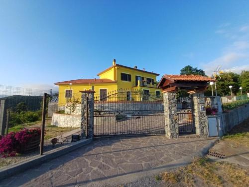 JOIVY Villa Guanna - Charming Flat with Garden