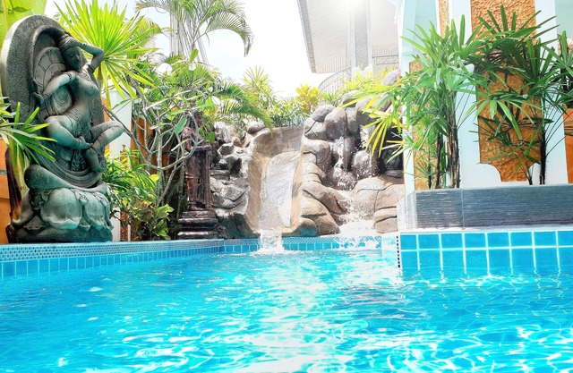 JOOPLAND Luxury Pool Villa Pattaya Walking Street 6 Bedrooms