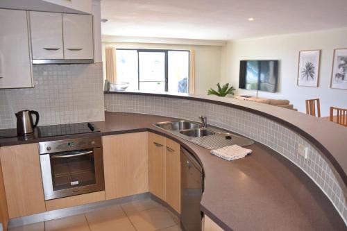Jubilee Apartment 06