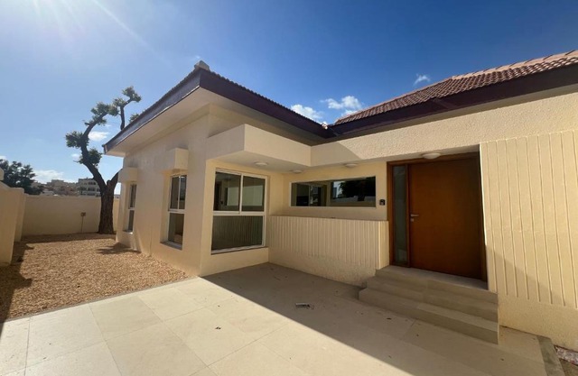 Jumeirah Three Bedroom Villa
