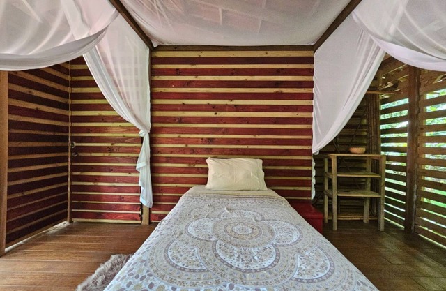 Jungle life casita & private waterfall in Uvita!