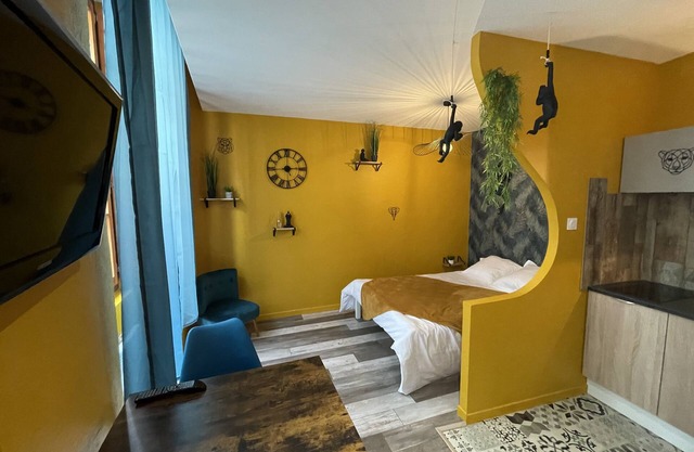 JuNgLe ROOM