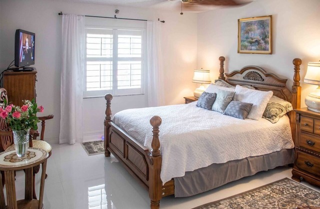 Jupiter Bay Beach Condo