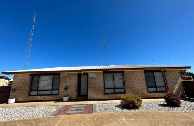 Just About Beachfront - Freshly Renovated - 3 Bedroom Home