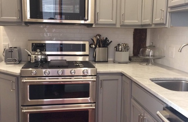 JUST LISTED! Circa 1758 1Bed/1Bath Premium Location Within Historic Hill