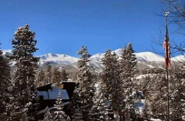 JUST OFF MAIN STREET - WALK TO GONDOLA!