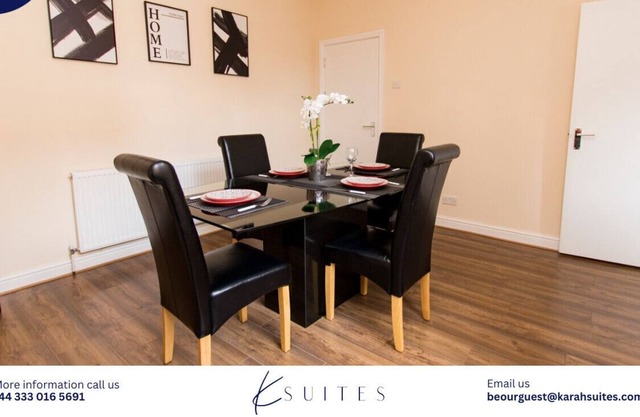 K Suites - Modern 4 bed Flat w/ Garden View