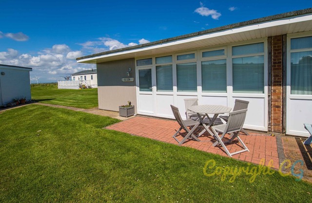 K128 - Camber Sands Holiday Park - Sleeps 5 - Modern Chalet with Parking