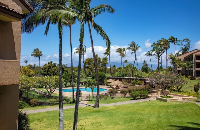 Kaanapalii Royal by KBM