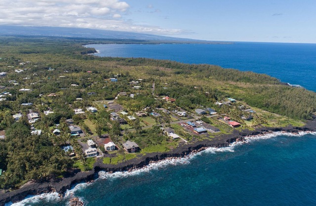 Kaloli Sunrise by the Sea- Sleeps 5 with a Pool