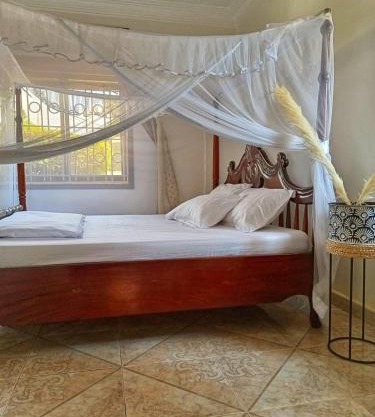 Kampala Kiwatule Comfy Holiday Home