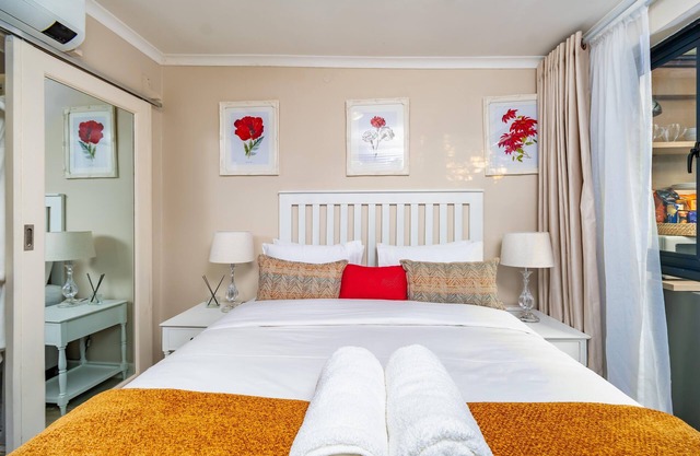 Kamuzi exquisite tiny home near airport - 2217