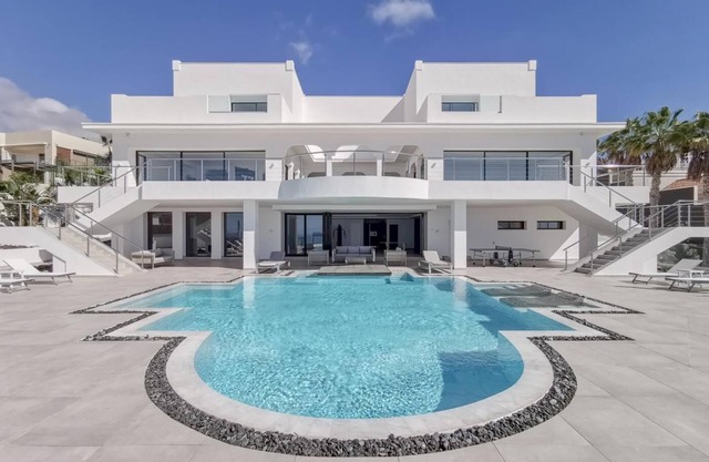 Karat Villa Presidencial