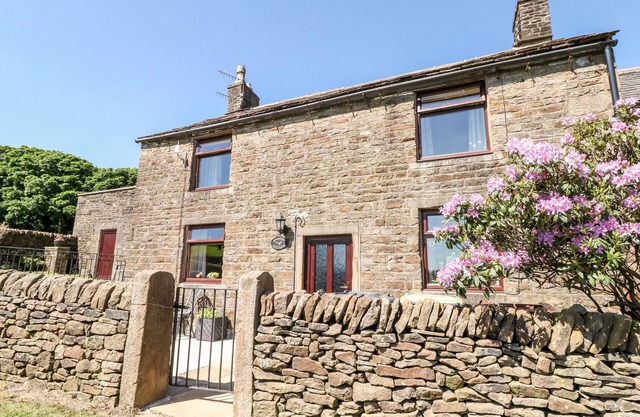 KEEPERS COTTAGE, family friendly in Chapel-En-Le-Frith