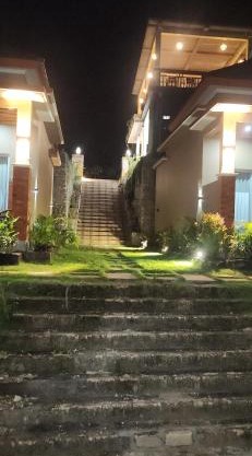 Kelingking Garden Villa