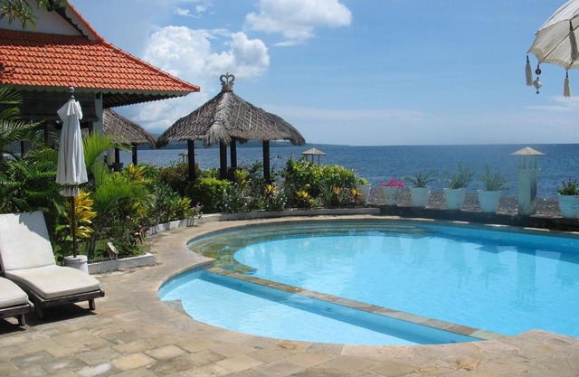 Kembali Beach Bungalows