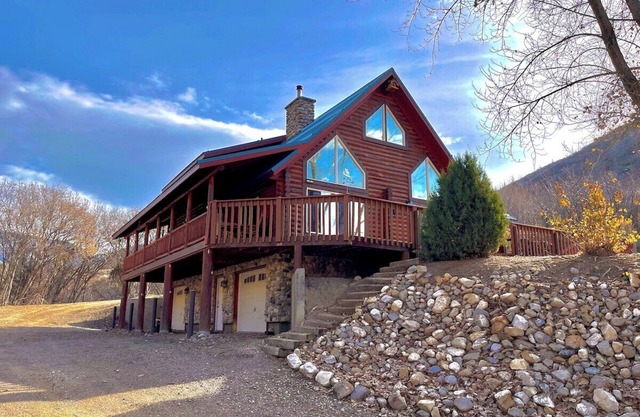 Kemosabe Reunion Getaway | Hot Tub, Sauna, Nature