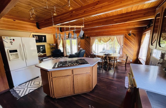 Kenai Riverfront Home at Catch’em AK