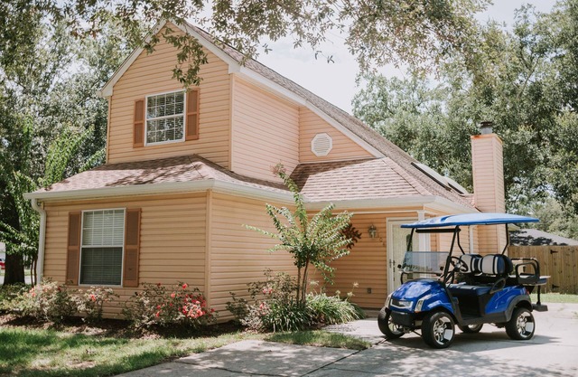 Keri Cove - close to beach & downtown Ocean Springs! Includes golf cart!