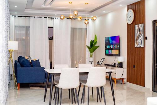 Ket Apartments 1 - Modern, Secure, Comfortable & High Speed WiFi
