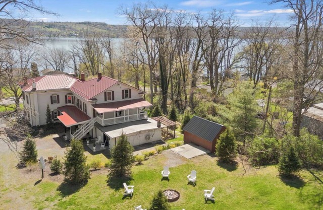 Keuka Cove House - Lake Views