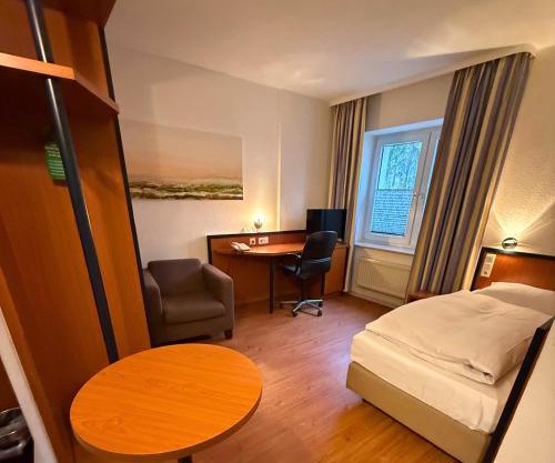 Keyless Boardinghouse