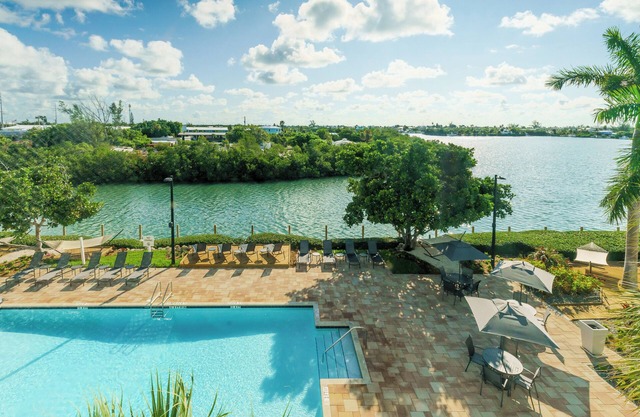Keys Vacation Starts Here! Three Amazing Units, Free Breakfast, Outdoor Pool