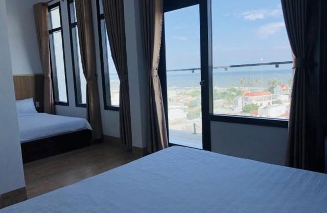 Khách sạn Mặt Trăng - Moon Hotel