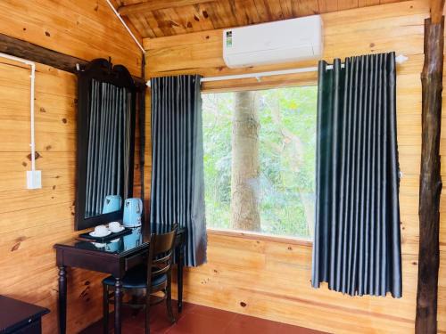 Khu Nghỉ dưỡng Sinh thái Nhà Lụa Retreat
