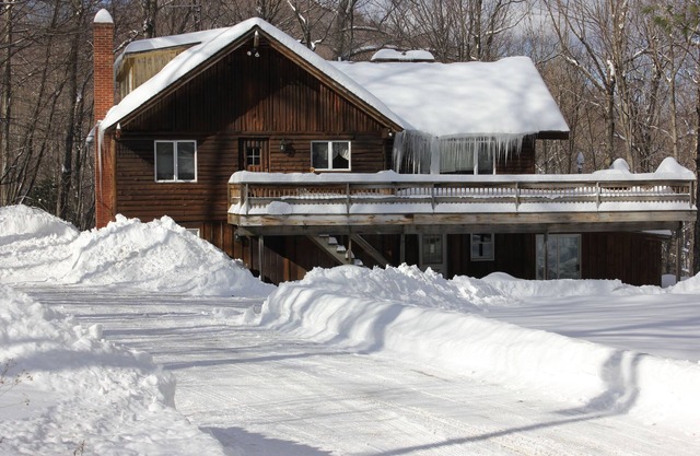 Killington Ski Resort Log Cabin Minutes to the Slopes Seasonal Rental