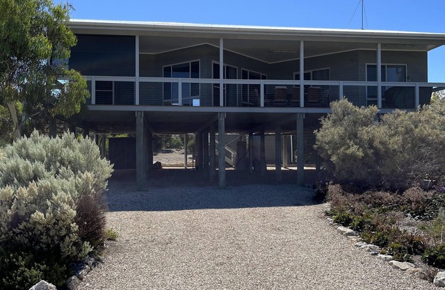 Kimba's - Stylish 4 Bedroom Holiday Home