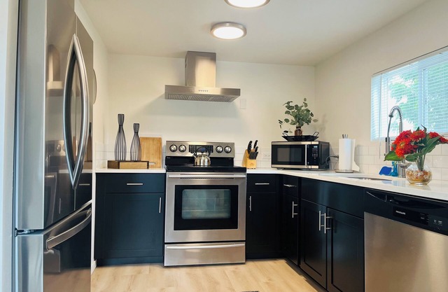 KING Bed-Super Quiet Neighborhood-Office-Hospital & Hanford