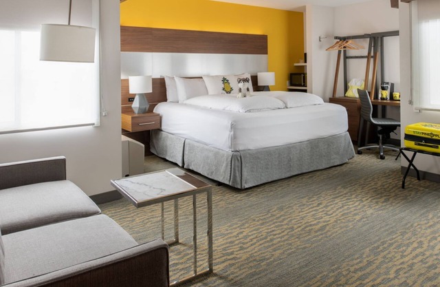 King Junior Suite at Hotel Z, Gaslamp Quarter, On-site Bike Rental