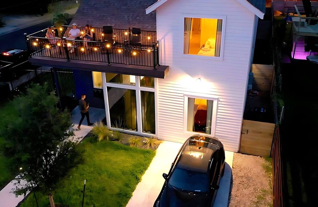 King Kasa 6 Bedroom Walk 6 min to Rainey St