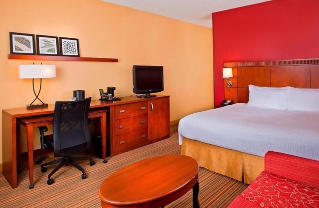 King Room Near Airport Lakes Park ORL