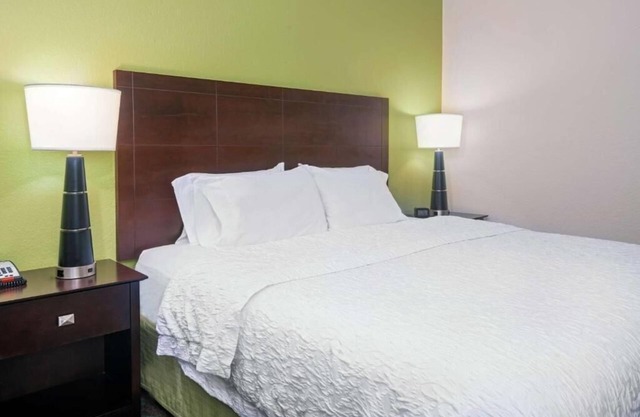King Room Near Mass Virtual Inc ORL