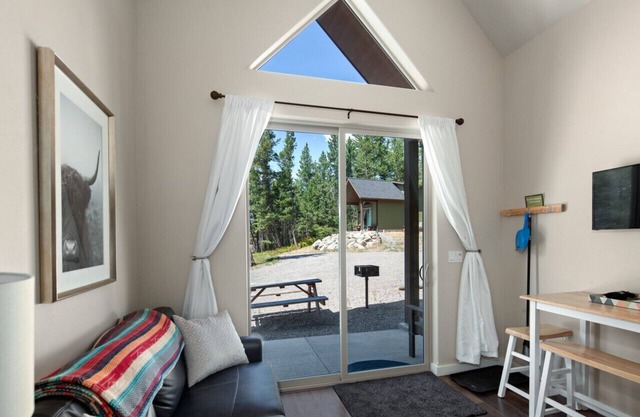 Kintla at 406 Glacier Cabins