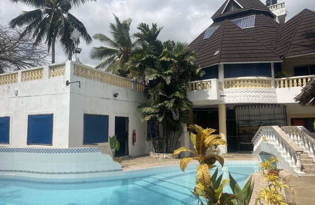 KIVULI VILLAS
