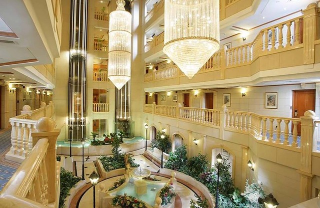 Knight Castle Hotel
