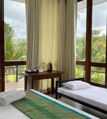 Ko Lake Room