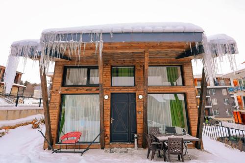 Kokhta Cottage