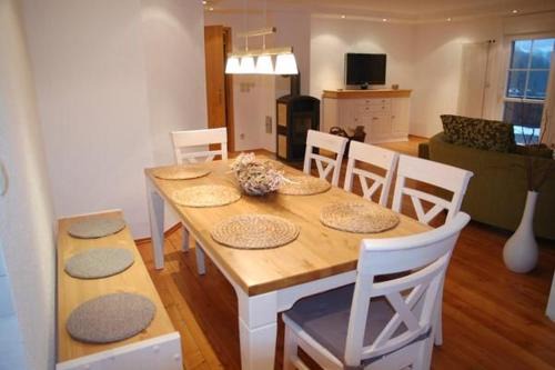 Komfortable Ferienwohnung In Brotterode Mit Großem Balkon