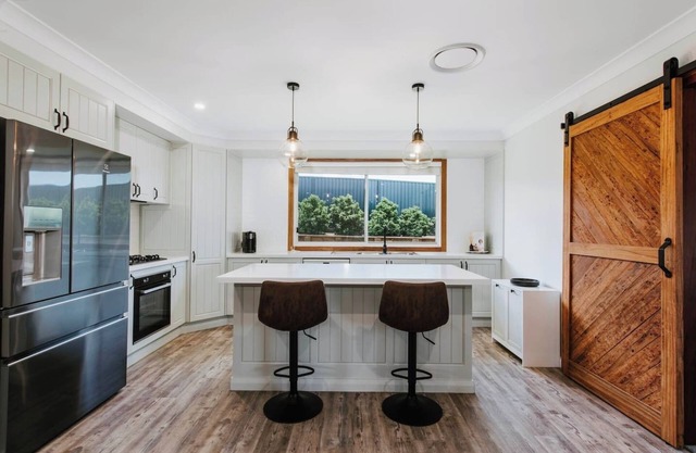 Kooyong A Family Escape in Caerleon Estate