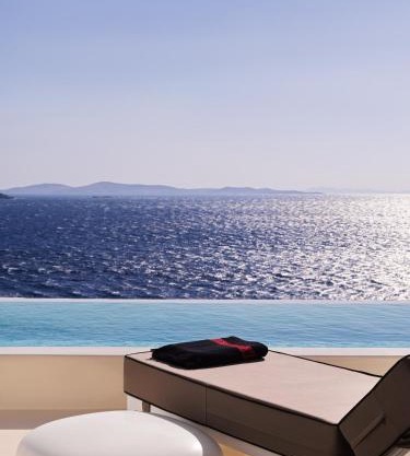 Kouros Hotel & Suites