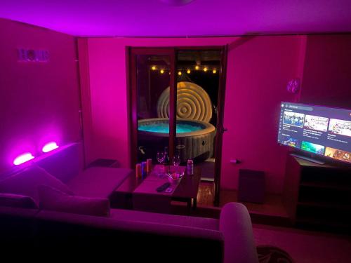 Krivaja River Retreat - Jacuzzi, Pool and Basketball